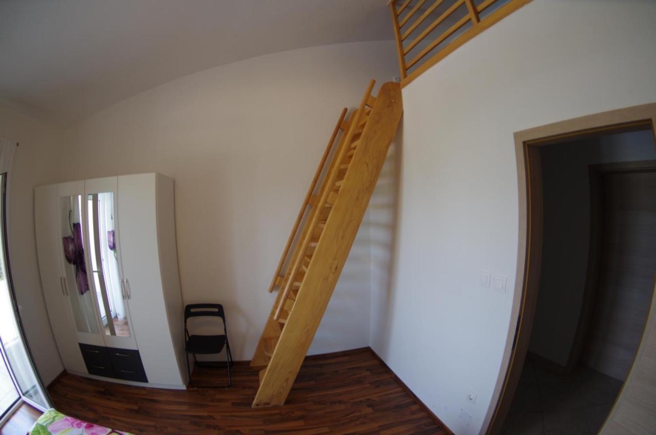 Holiday Apartments In House Sanja Rakalj Exterior photo